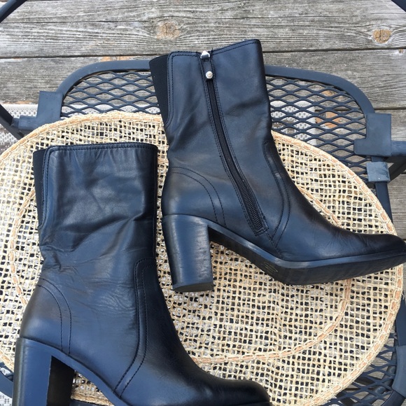 Ellen Tracy Flex Black Leather boots - Picture 4 of 8